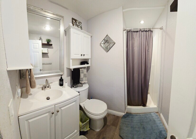 Building Photo - 9310 Dempster Dr