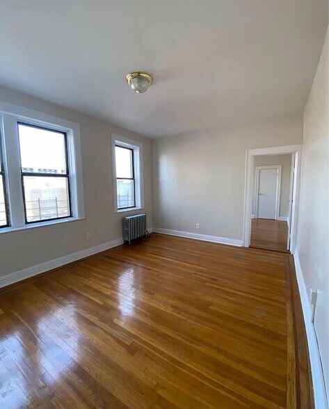 Building Photo - 801 21st St