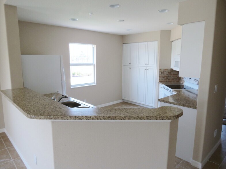 Palmesta Kitchen - 27460 Palmesta Cir