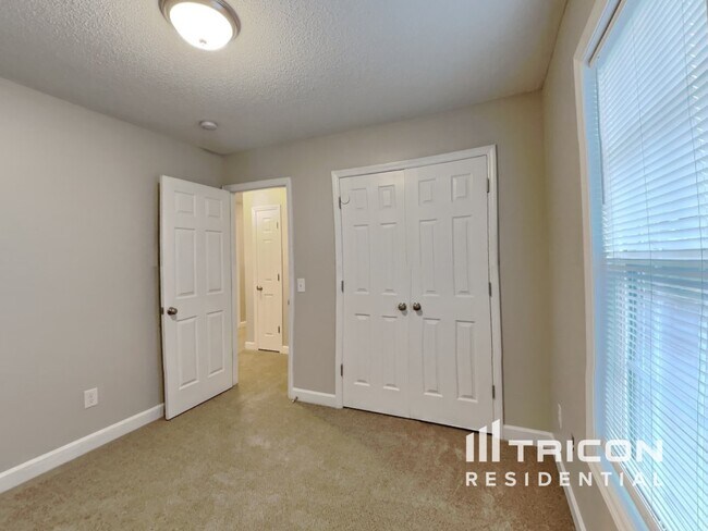 Building Photo - 750 Northview Dr