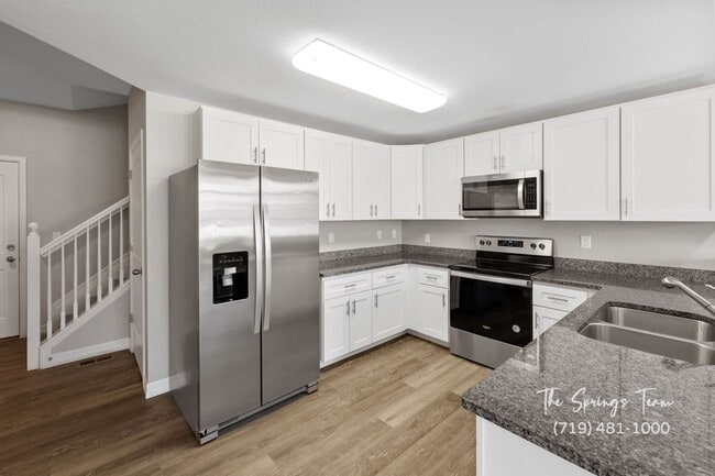 Building Photo - LUXURY 3BR TOWNHOME IN THE VILLAS AT NORTH...