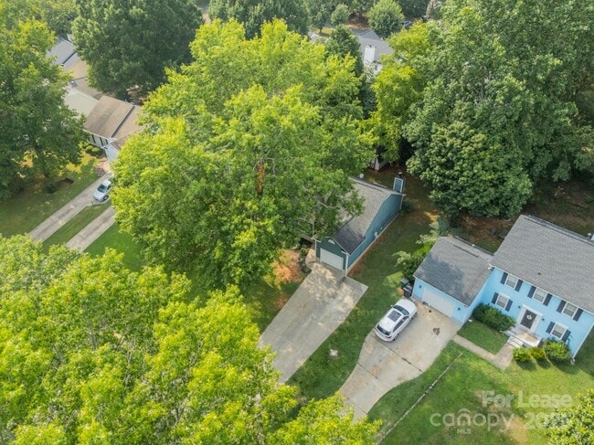 Building Photo - 8027 Sherington Way
