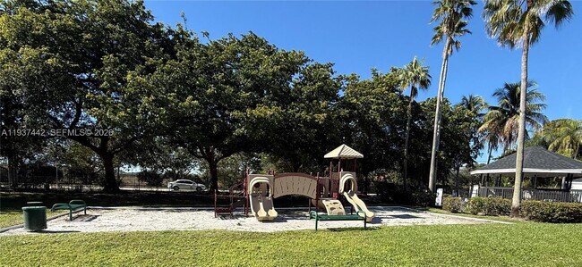 Building Photo - 625 SW 113th Way