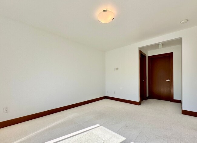 Building Photo - Stunning Townhome for Lease  in Seattle’s ...