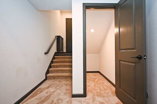 Building Photo - $5,190 - GORGEOUS FOUR BEDROOM HOME IN THE...