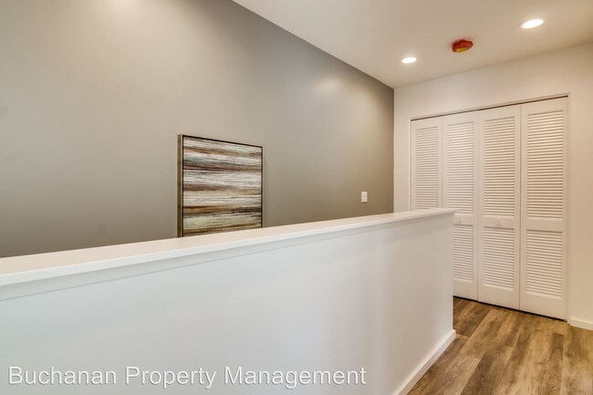 Building Photo - 2902-2912 Jarvis St