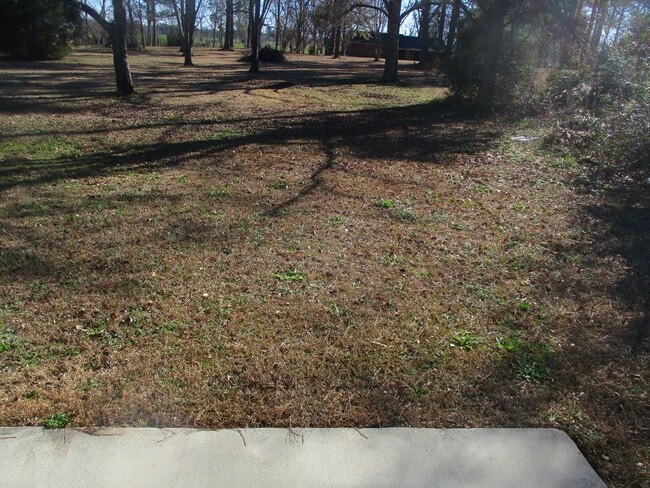 Building Photo - 222 Glade Ln