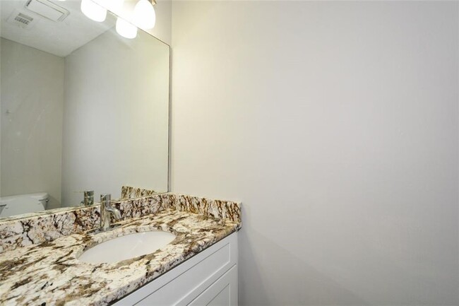 Building Photo - 4544 Coopers Creek Pl SE