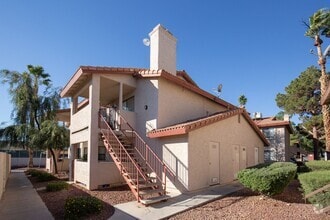Building Photo - Completely remodeled 2nd floor unit near S...