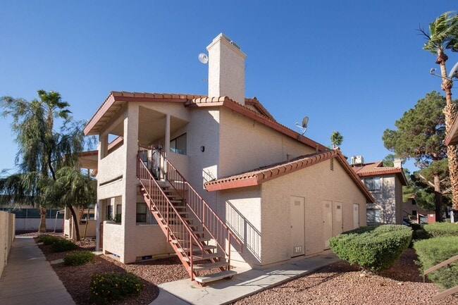 Primary Photo - Completely remodeled 2nd floor unit near S...
