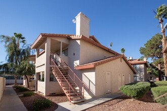 Building Photo - Completely remodeled 2nd floor unit near S...