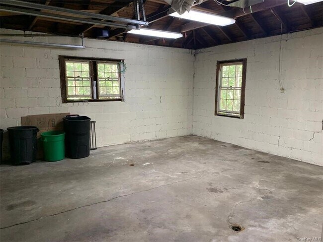 Building Photo - 130 McNamara Rd