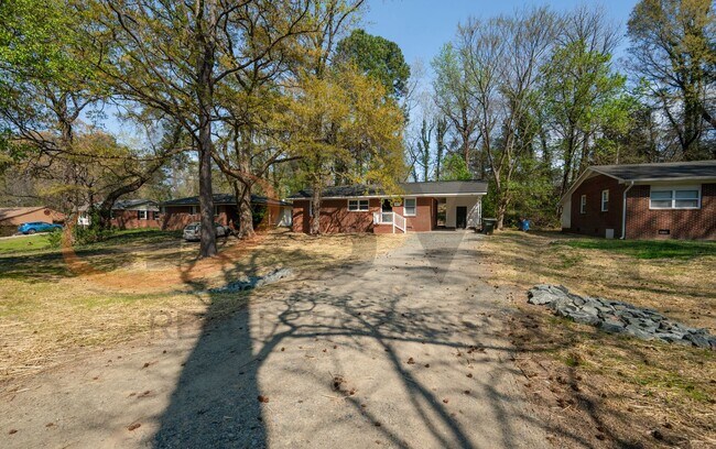 Building Photo - Enjoy Modern Living in This Beautifully Updated 3BR, 1.5BA Durham Home!