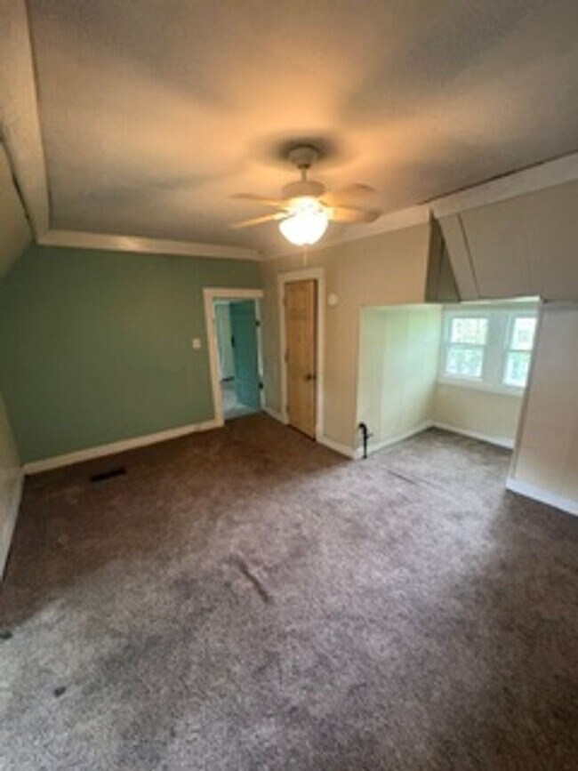 Building Photo - 4 bedroom single family home in Peoria for Rent