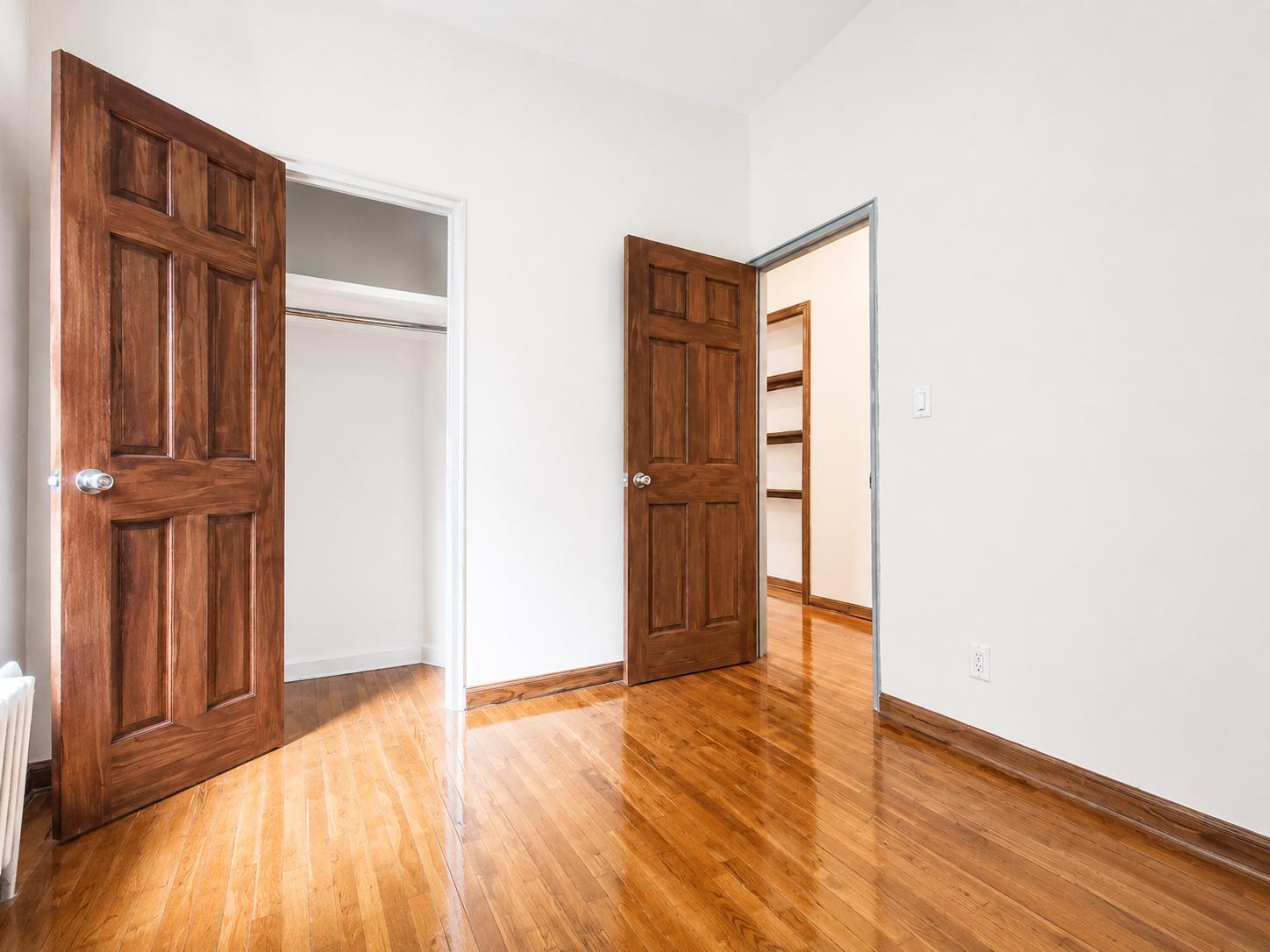 Building Photo - 240 W 104th St