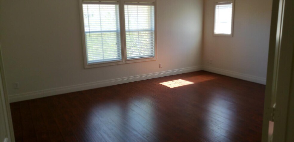 Building Photo - 3204 Jevonda Ave