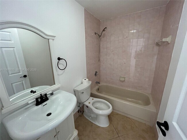 Building Photo - 8910 SW 4th Ln