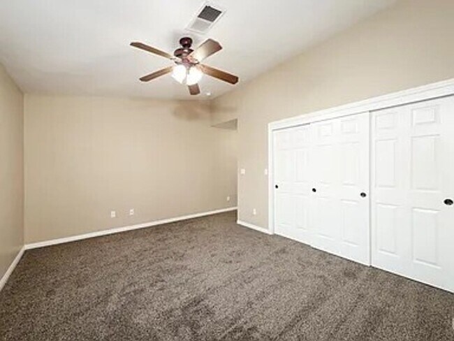 Building Photo - Beautiful Single-family home!