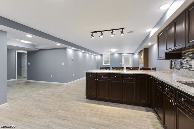 Building Photo - 499 New Brunswick Ave