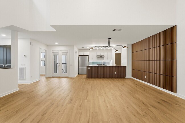 Building Photo - 6121 Gehring St