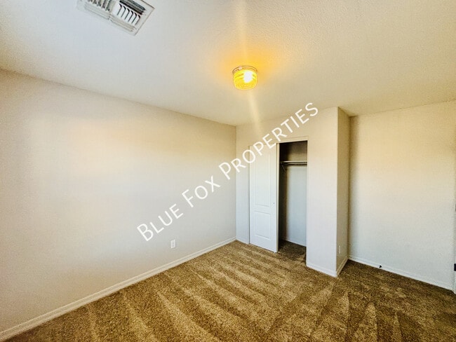 Building Photo - 5858 E Sanderling Dr