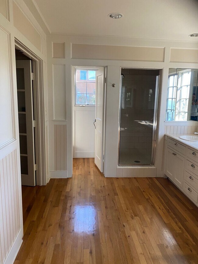 Building Photo - Amazing location in La Jolla for a big house. Gustavo Lopez AMSI