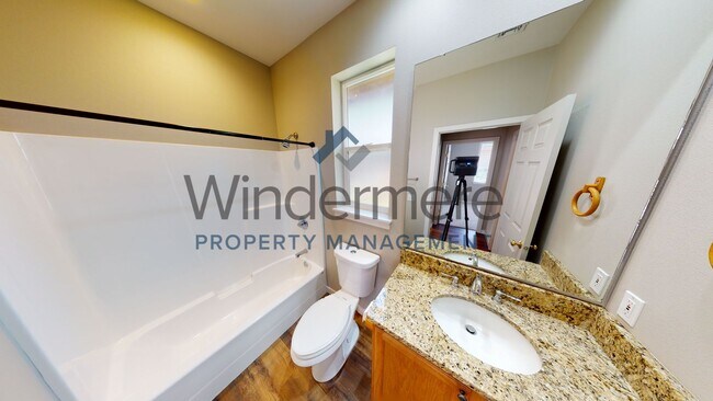 Building Photo - 715 Creekside *Located in the Villages of ...