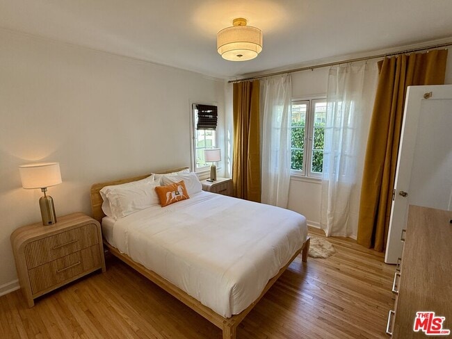 Building Photo - 953 N Martel Ave