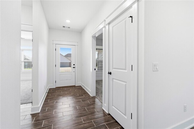 Building Photo - 87 N Banner Ave