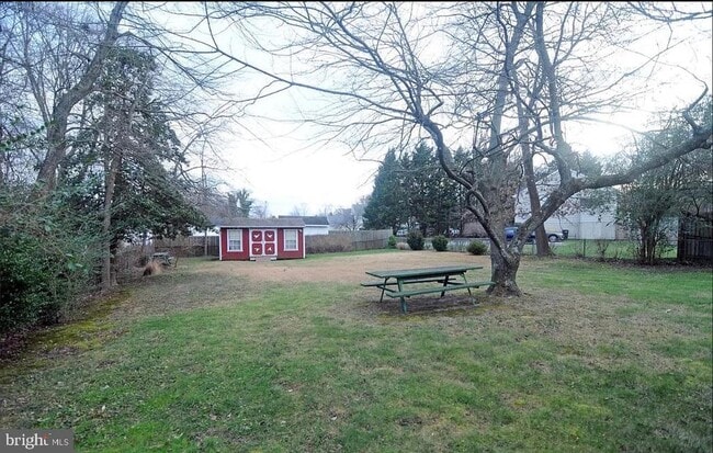 Building Photo - 205 Old Magothy Bridge Rd