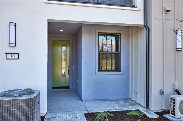 Building Photo - 944 N Divino Privado