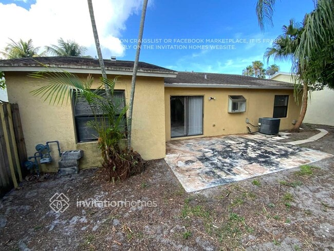 Building Photo - 5885 Eddy Ct