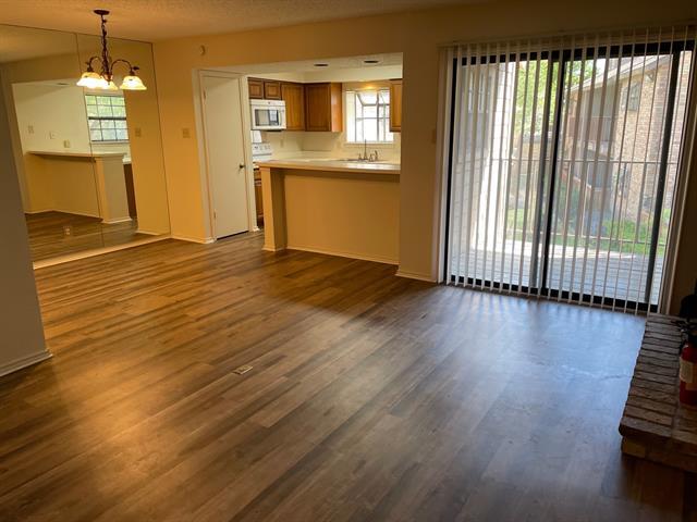 Building Photo - 15221 Berry Trail