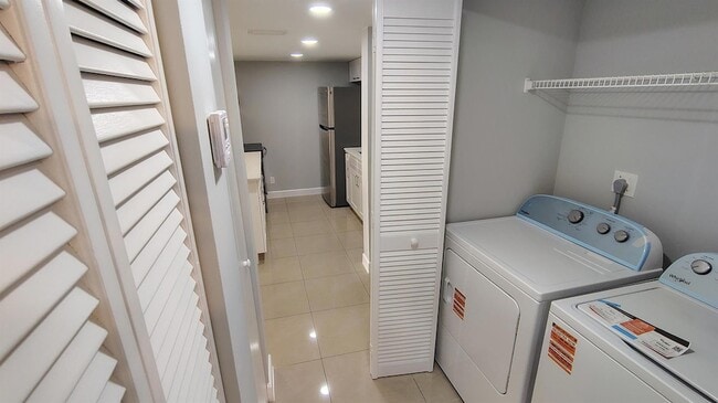 Building Photo - 6331 La Costa Dr