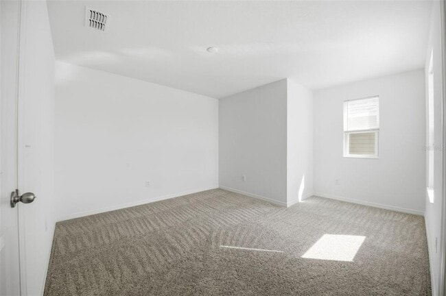 Building Photo - 37411 Roanoke River Wy