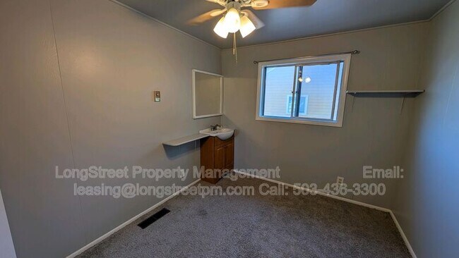 Building Photo - 622 NW 29th St