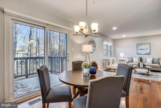 Building Photo - 9929 Hemlock Woods Ln