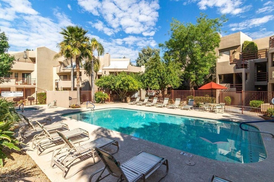 Building Photo - 4850 E Desert Cove Ave