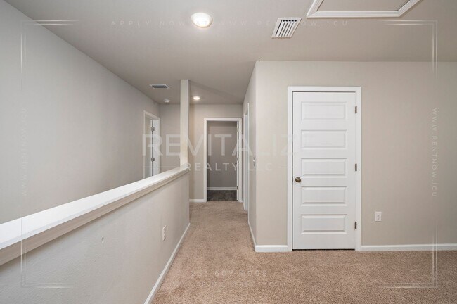 Building Photo - Beautiful 2-Story 5 BD 3 BA House in Spani...