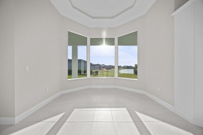 Building Photo - 5741 Beechnut Dr