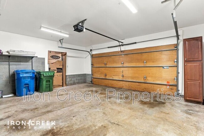 Building Photo - 1672 Olmsted Dr