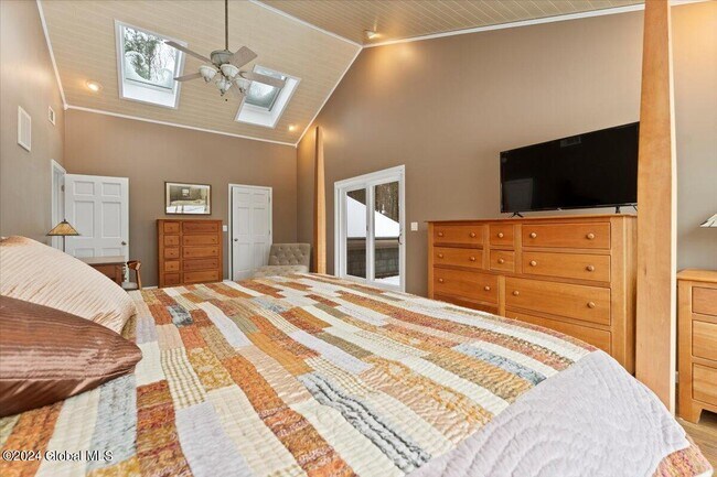 Building Photo - 7 Hill Rd