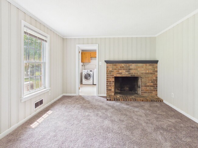 Building Photo - 1519 Chauncey Ln