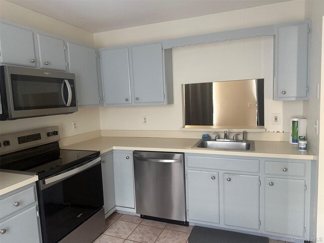 Building Photo - 10 Kensington Way