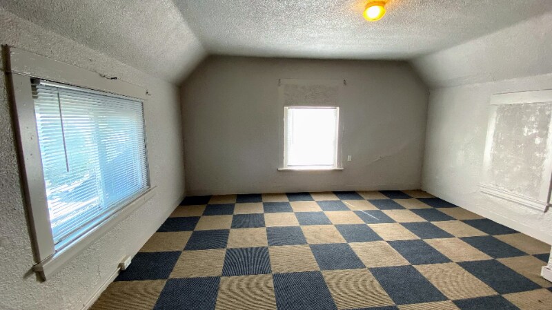Building Photo - 553 Shamrock St SW