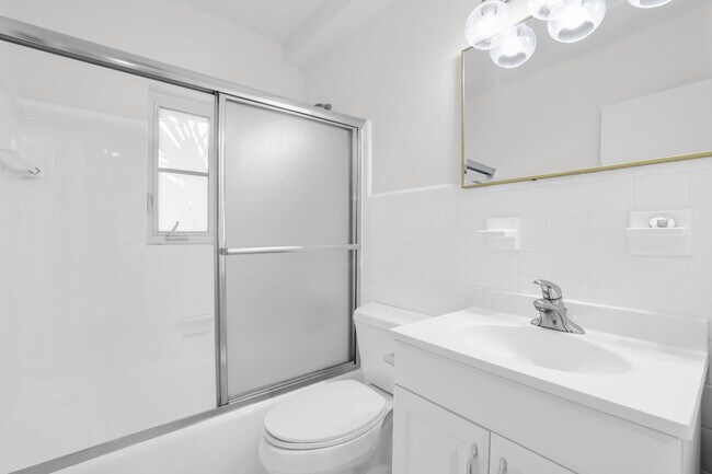 Building Photo - 320 Inlet Way