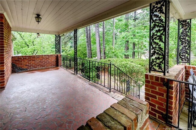 Building Photo - 116 S Churchill Dr