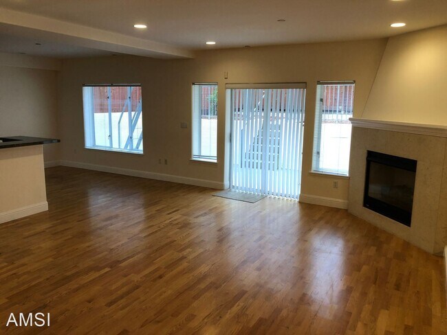 Building Photo - 3 br, 2.5 bath House - 316 Bartlett Street #1