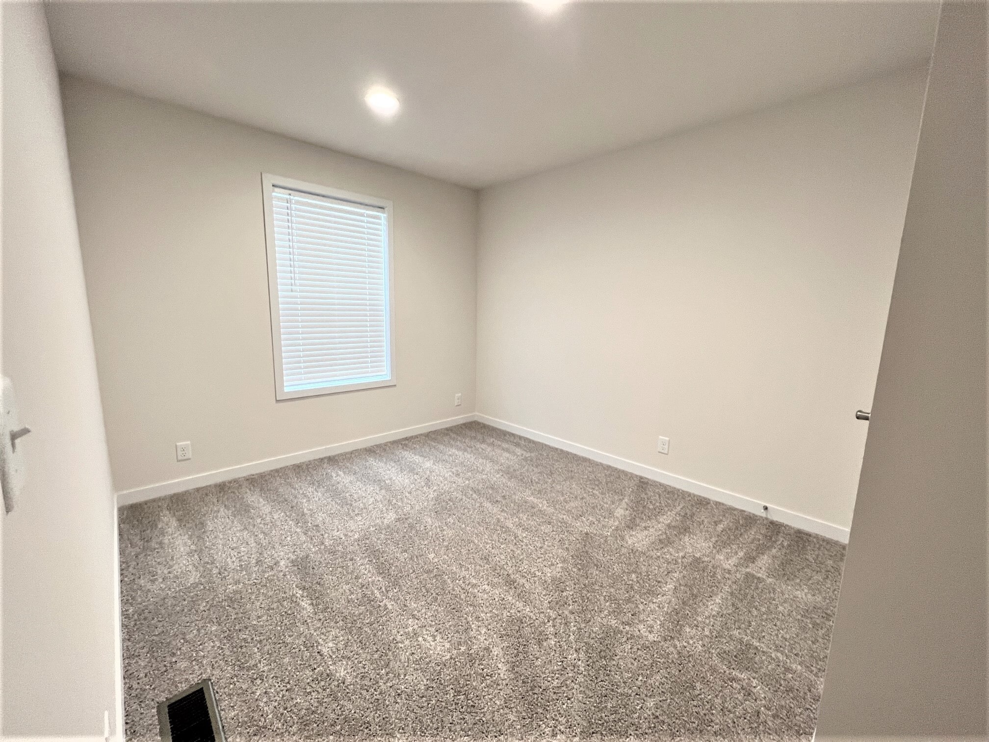 Building Photo - 5335 Coventry Dr