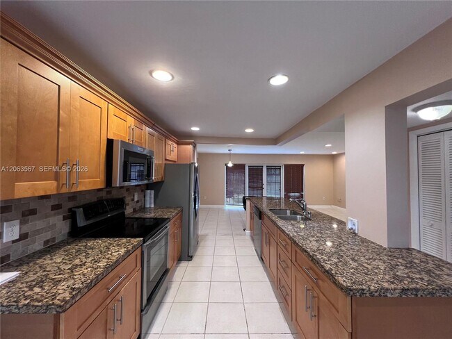 Building Photo - 2750 N 34th Ave